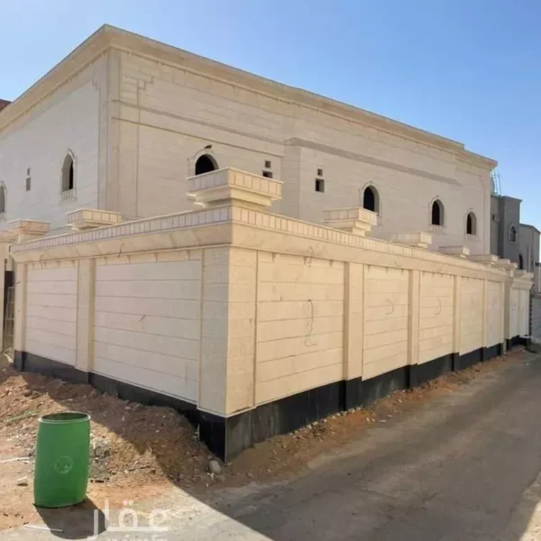 019487780 1759596871779 600x600