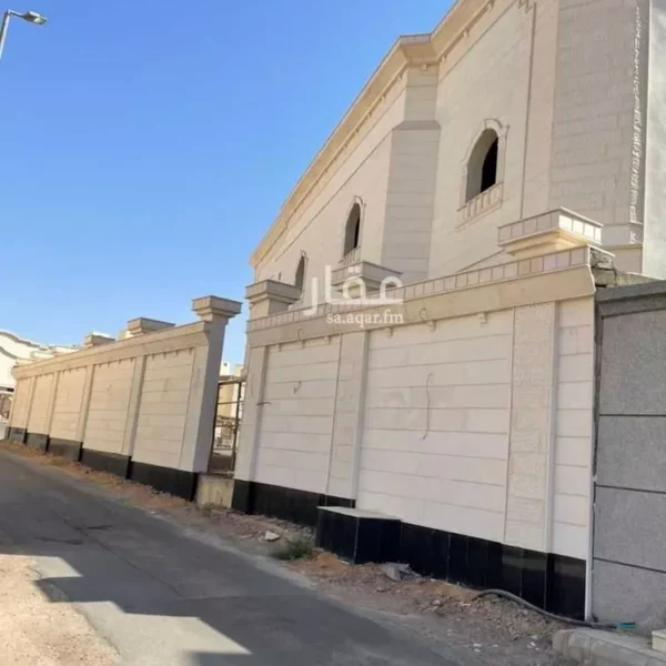 019487780 1759596876785 600x600