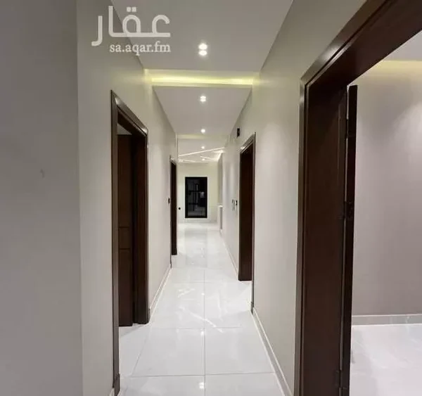 019487782 1762628239973 600x563