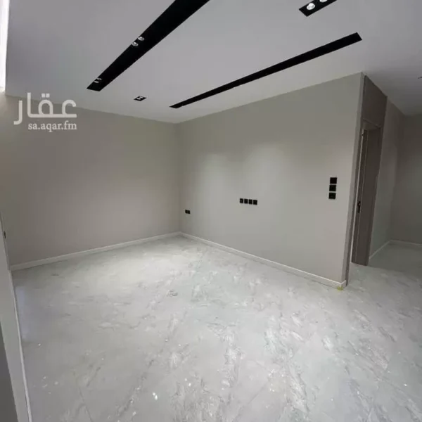 019487786 1759764890370 600x600