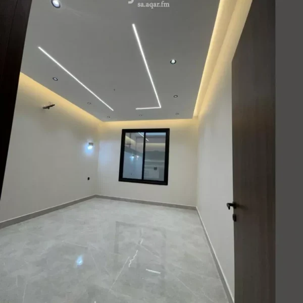 019487788 1765393694680 600x600