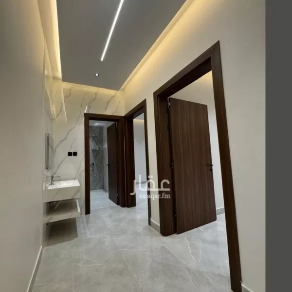 019487788 1765393694924 600x600