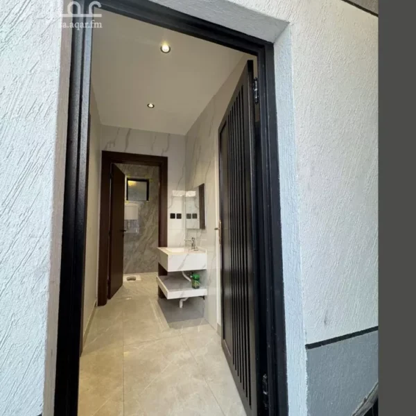 019487789 1765393693877 600x600