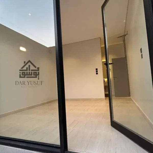 047398454 1766776171016 600x600