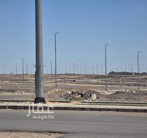 ارض زمردة 600x563